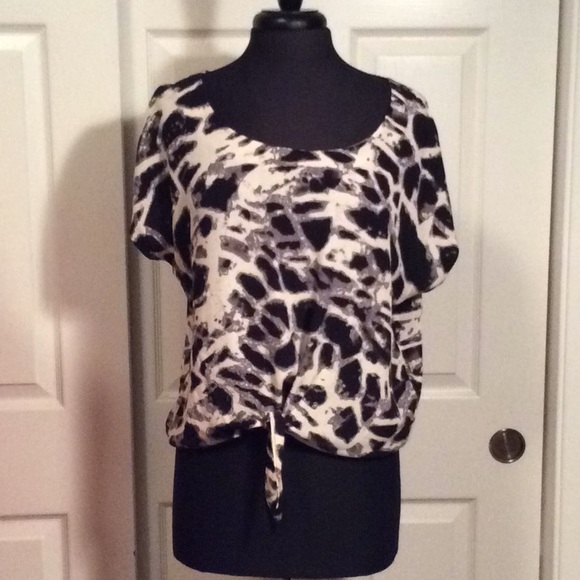 Kensie Tops - ✅Kenzie, Tie Front Printed Top